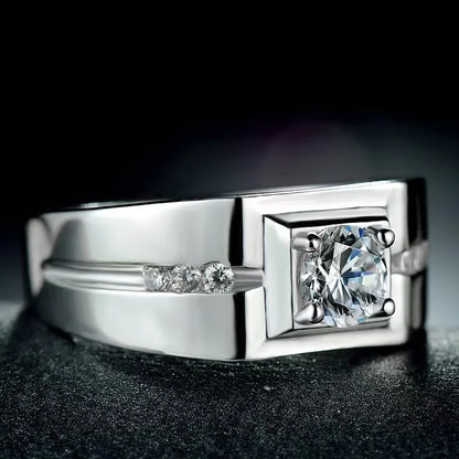 New men's and women's rings with a bold and fashionable design.