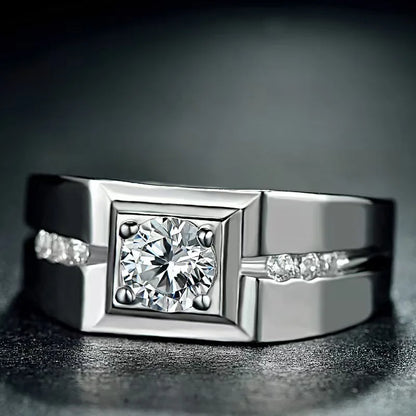 New men's and women's rings with a bold and fashionable design.