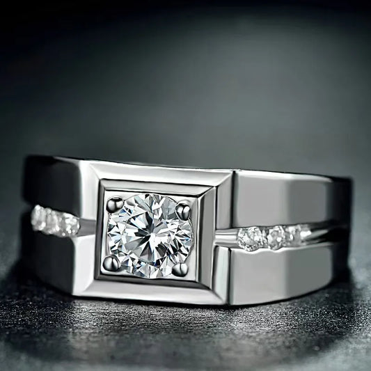 New men's and women's rings with a bold and fashionable design.
